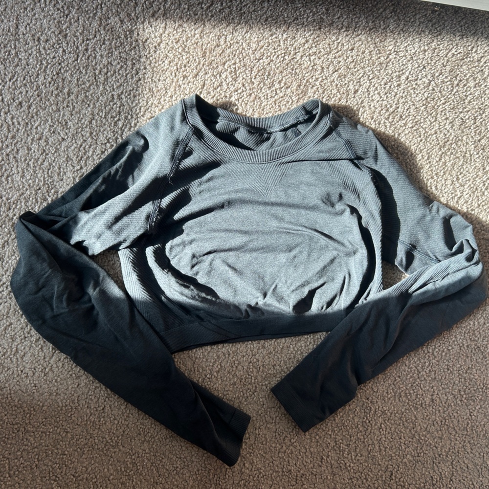 Alphalete Stratus Long Sleeve Crop